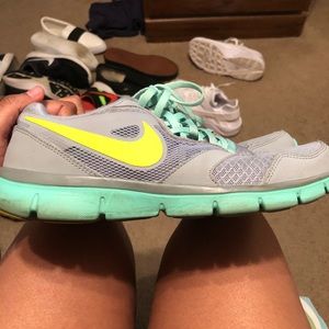 Women’s Nike Sneakers Size 9